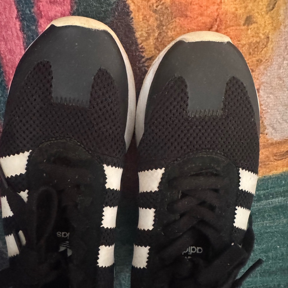 Adidas Classic Black and White Trainers - Picture 3 of 6